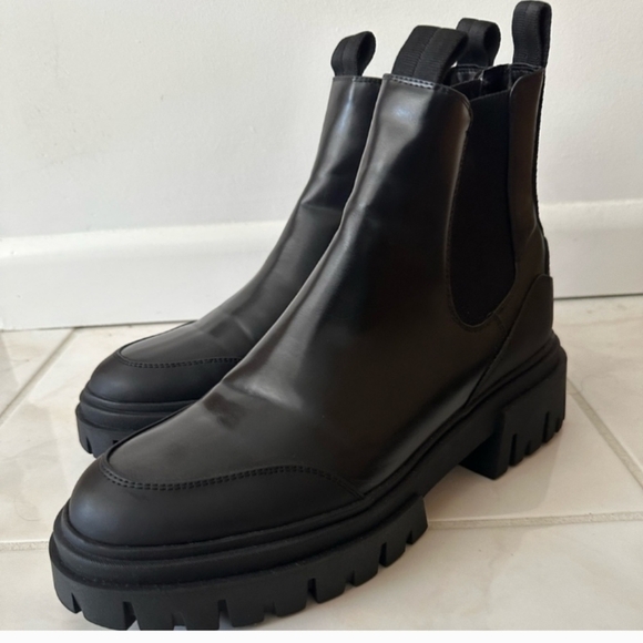 ZARA Black Chunky Ankle Boots - Picture 5 of 6